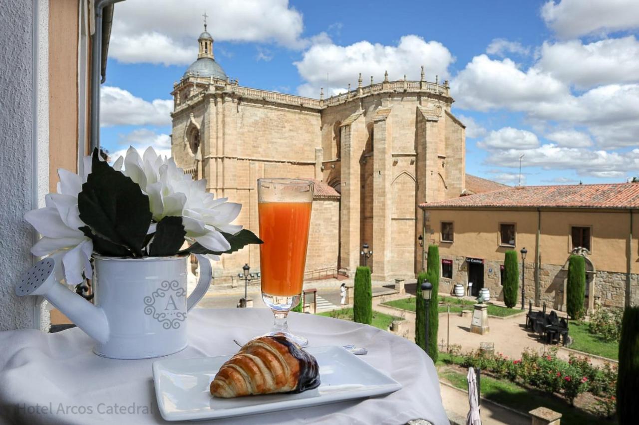 Hotel Arcos Catedral Ciudad-Rodrigo Buitenkant foto